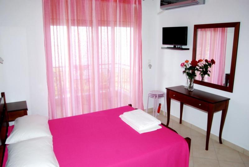 Αλκυονη Διαμερισματα Hotel Paralia Vrachou Ngoại thất bức ảnh